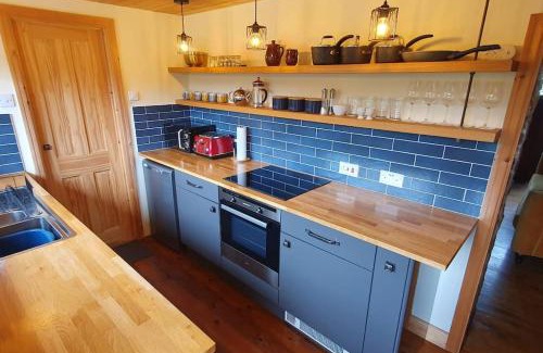 Taff's Well Apartamento | Ty Taf 2 Bed Cottage with Deck & Easy transport links