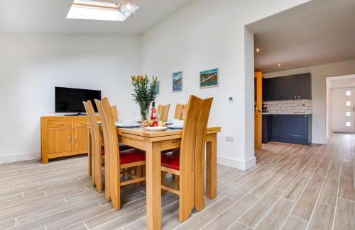Llanfynydd Casa | Tyisaf
