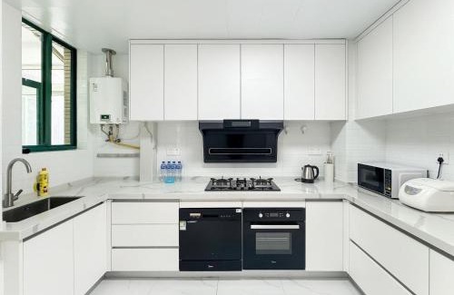 Xujiahui Apartamento | Tyms 2BR 2BA Apt Near MetroCity Line 1 9