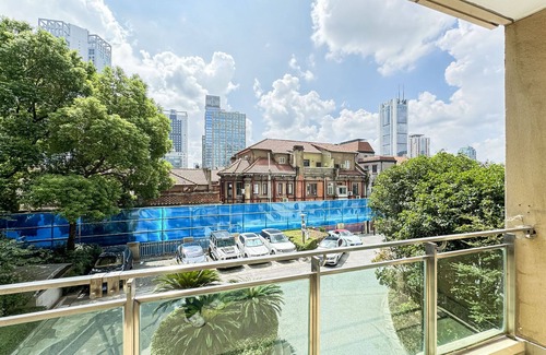 Downtown Shanghai Apartamento | Tyms 3BR 2BA Apt West NanjingRD Line2 14