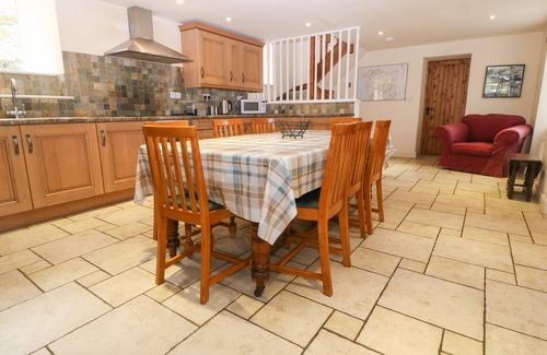 Talsarnau Casa | TYN LLWYN, pet friendly, with open fire in Eisingrug