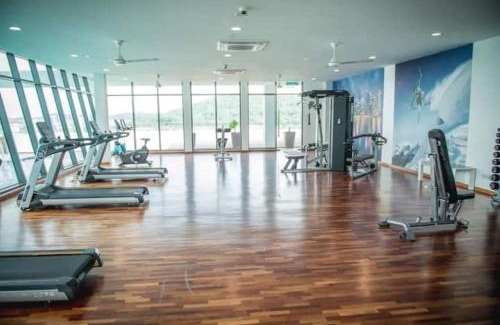 Seri Kembangan Apartamento | TypeD-Amerin-5Bedroom-10pax-Pool-C180-UPM-KL