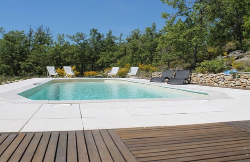 Saint-Martin-de-Castillon Casa | Típica casa de piedra provenzal con piscina en un lugar tranquilo y aislado