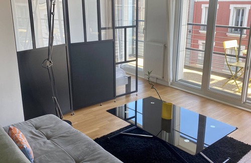 Montrouge Apartamento | Typical and Trendy Area - 15' Sub From Eiffel Tower