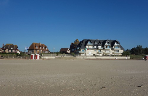 Benerville-sur-Mer Casa | Típica casa normanda frente a la playa - vista al mar - gran jardín - cerca de tiendas