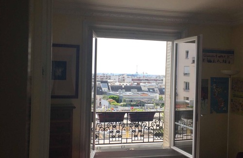 11th Arrondissement Apartamento | Apartamento típico de 56 m2 en Père Lachaise - balcón con vistas a todo PARIS