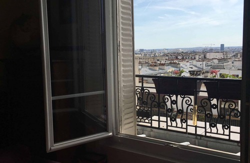 11th Arrondissement Apartamento | Apartamento típico de 56 m2 en Père Lachaise - balcón con vistas a todo PARIS