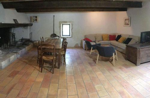 Maussane-les-Alpilles Casa | typical provencal farm in an exceptional natural site, the alpilles park - 8 people.