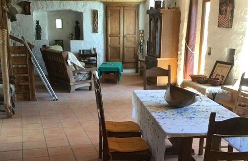 Les Salelles Casa | Casa de piedra típica