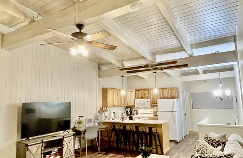 Mammoth Lakes Casa | Tyrolean Chair 113, comfortable central townhome minutes from your adventure.