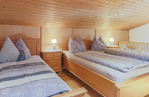 Grundau Apartamento | Tyrolean style apartment only 3 minutes from the lift