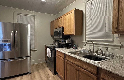 Tyrone Casa | Tyrone Haven Entire 2 Bedroom House near Delgrosso Park