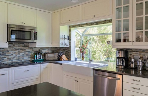 Point Reyes Station Casa | Tyto Alba | Serenity & Nature Views, Walk to Town