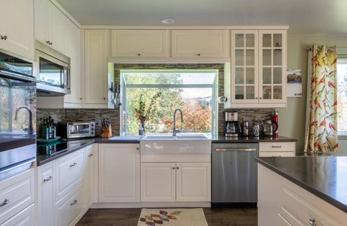 Point Reyes Station Casa | Tyto Alba | Serenity & Nature Views, Walk to Town