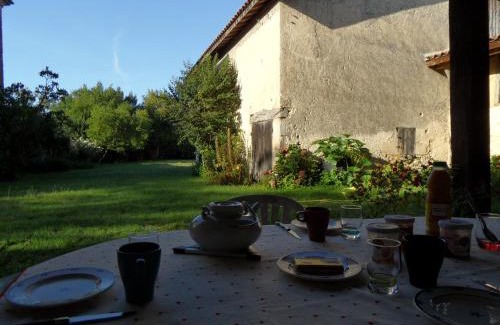 Auros Cama Y Desayuno | U CAMPANA