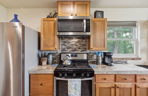 University District Apartamento | U-District Duplex w/ Rooftop Deck, Near Downtown & UMT