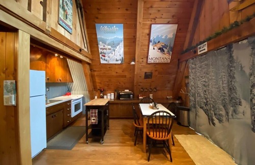 Bessemer Chalet De Esquí | U.P Norse A-frame ~ Your Adventure Basecamp!