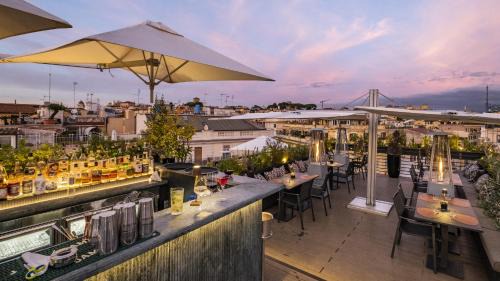 Rione II Trevi Hotel | U-Visionary Roma Hotel