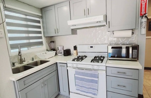 Garden Grove Casa | UB 2 Bedrooms House Near Disney