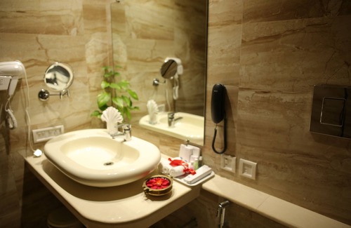 Kovalam Hotel | Uday Samudra Leisure Beach Hotel