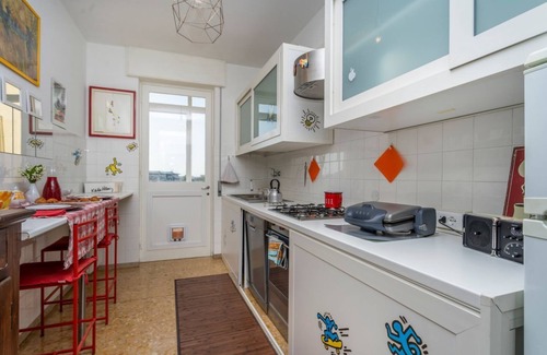 Udine Apartamento | Udine Viale Venezia Huge Red Apartment
