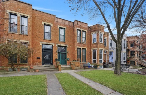 University Village / Little Italy Apartamento | UIC / Little Italy - Lovely 1 Bed 1 Bath Apt. - FREE PARKING & IN-UNIT WASH/DRY