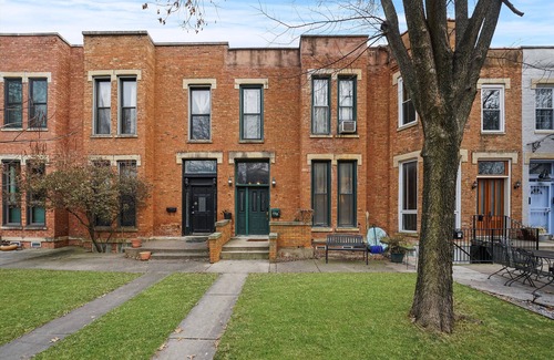 University Village / Little Italy Apartamento | UIC / Little Italy - Lovely 1 Bed 1 Bath Apt. - FREE PARKING & IN-UNIT WASH/DRY