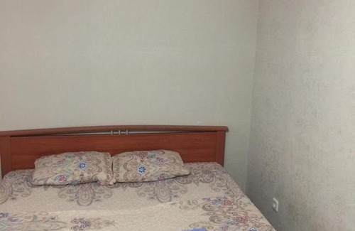 Tolyatti Apartamento | Uiutnaia odnokomnatnaia kvartira v novom kirpichnom dome na ogorozhennoi territorii, s parkovkoi dlia avtomobilia