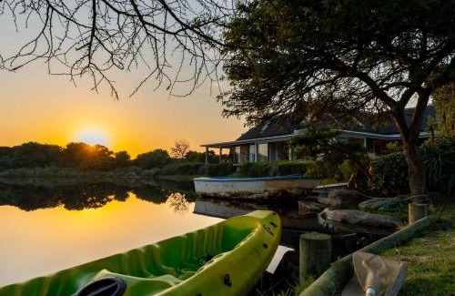 Kouga Casa | Ukuthula Estate, Aloe Grasdak House