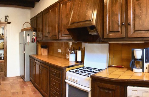 Ulla Casa | Ulla, Alt Emporda: casa de vacaciones en un pequeño y tranquilo pueblo histórico.