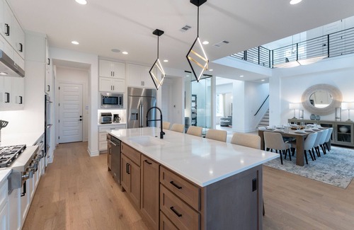 Jonestown Casa | Elegant Lake Travis Escape - Chef’s Kitchen, Game Room, Media Lounge & Office