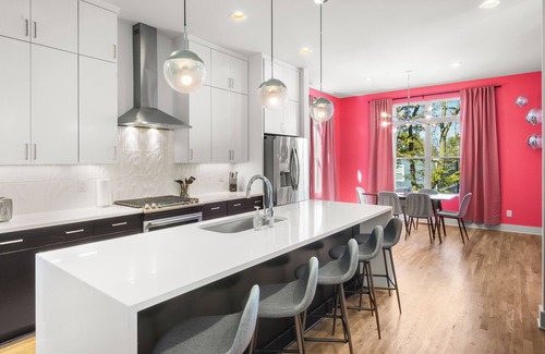 Hadley - Washington Casa | Ultimate Bach 10min to DT, Insta Walls Every Room