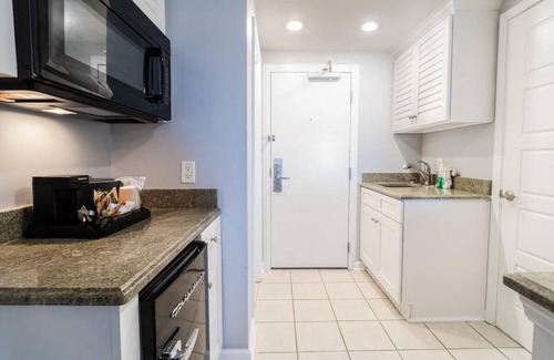 Litchfield by the Sea Apartamento | Ultimate Coastal Getaway Oceanfront Dune Room