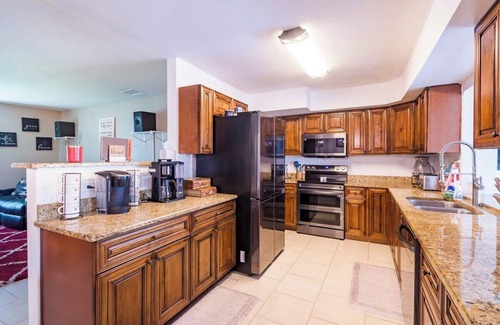 Pinellas Park Casa | Ultimate Family Fun: Pool, Theater, 6 Miles-Beach