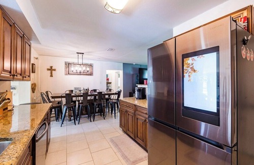 Pinellas Park Casa | Ultimate Family Fun: Pool, Theater, 6 Miles-Beach