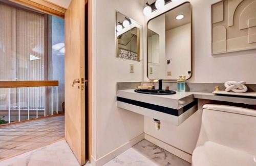 Arlington Heights Complejo | Ultimate Fun Celebrity Mansion Private Dance Floor Pickleball Courts
