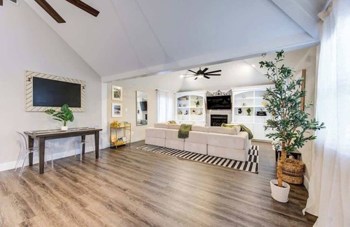 Katy Casa | Ultimate Getaway Explore Katy & Houston in Style