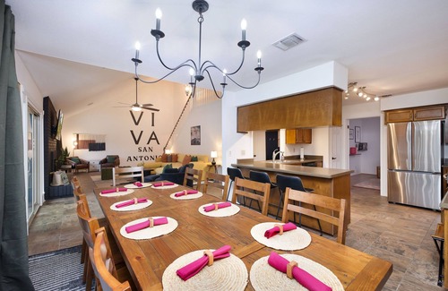 North Central Thousand Oaks Casa | Ultimate Getaway: Pool, Hot Tub, Games & More!