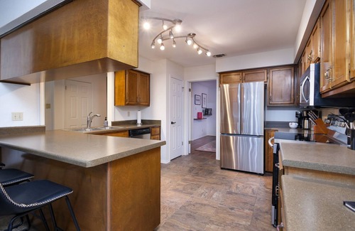 North Central Thousand Oaks Casa | Ultimate Getaway: Pool, Hot Tub, Games & More!