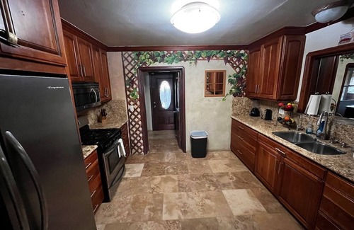 Kernville Cabina | Ultimate Kernville Getaway – Across from the River, Walk to Downtown