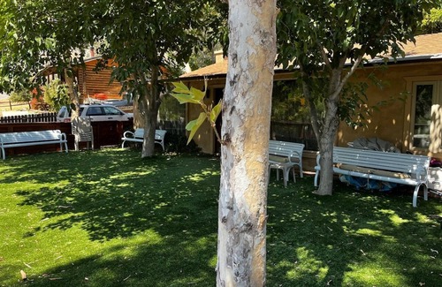 Kernville Cabina | Ultimate Kernville Getaway – Across from the River, Walk to Downtown