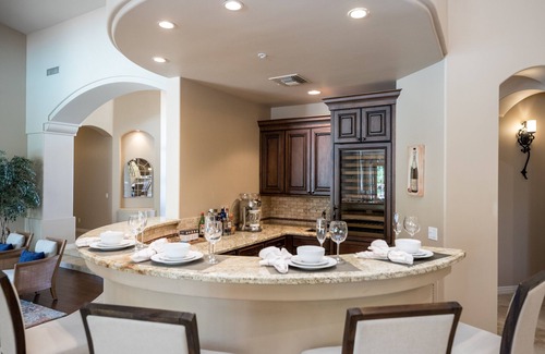 Pinnacle Peak Heights Casa | Ultimate Luxury Entertainment Home con decoración de diseñador y servicios interminables
