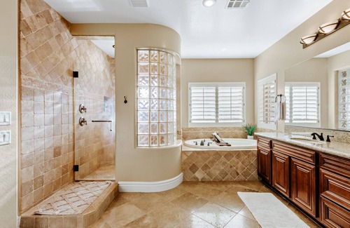 Power Ranch Casa | Ultimate Luxury Retreat with Pool & Billiards