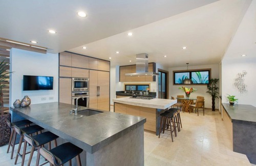 Hawaii Kai Casa | Ultimate Oceanfront Luxury Living with Pool and Hot Tub
