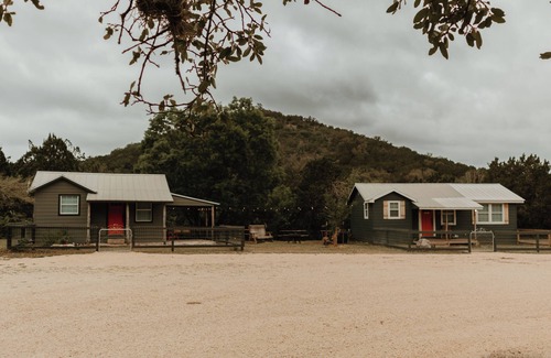 Uvalde Cabina | Ultimate Outdoor Escape & Hiking on 6,000 Acres
