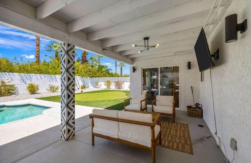 Palm Springs Casa | Ultimate Outdoor Oasis by Rather Be Properties