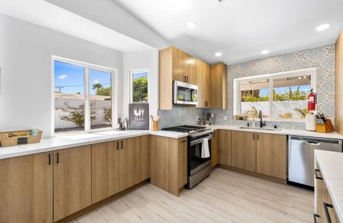 Palm Springs Casa | Ultimate Outdoor Oasis by Rather Be Properties