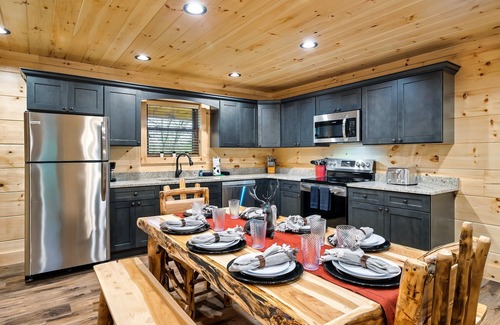 Sevierville Cabina | Ultimate Privacy! Hot Tub and Fun Game Room