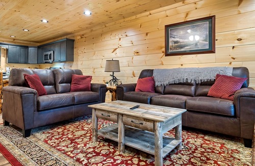 Sevierville Cabina | Ultimate Privacy! Hot Tub and Fun Game Room