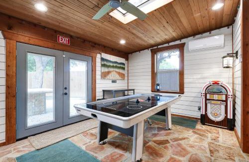 Wetmore Casa | Ultimate Retreat Game Room Fire Pit Bbq Office